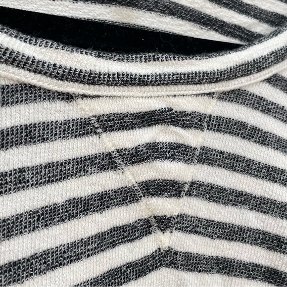 { BCBG Max Azria Top } Striped Sweatshirt With Shoulder Cut Outs Eznei - Picture 2 of 9